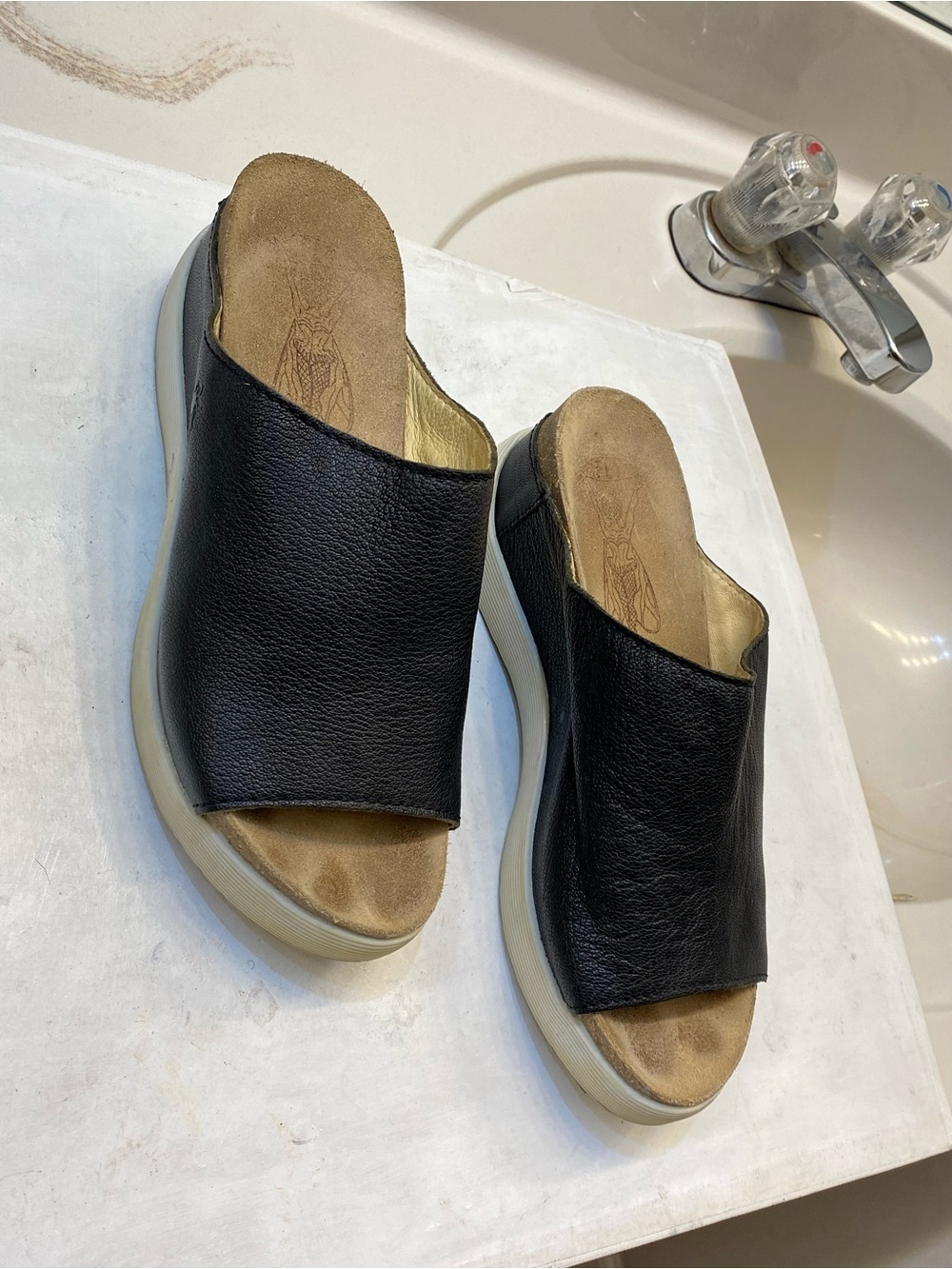 Fly London Wigg Wedged leather sandals good condition great bottom women size 9